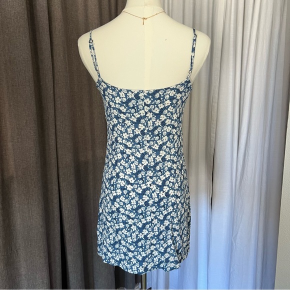 Reformation Navy and White Floral Dress - Picture 5 of 9